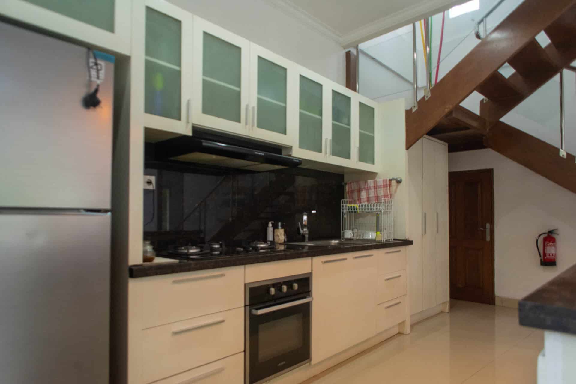 5-Bedroom Villa in Central Seminyak walking distance to the Beach — image 11