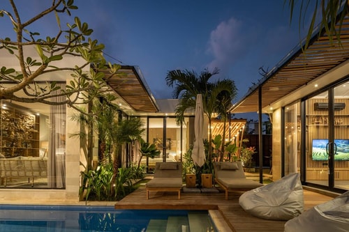 Elegant Uluwatu 3BR Villa | Near Beaches & Pool in Jimbaran, Bali — image 2