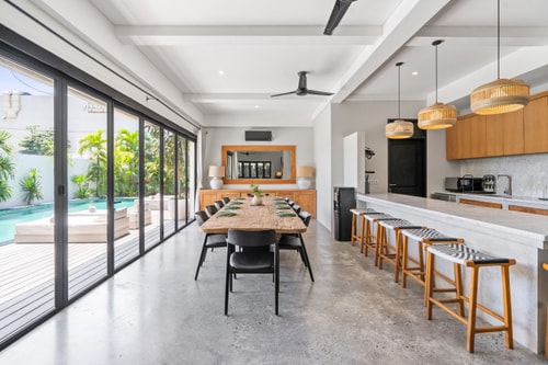 Abu - 5 Bedrooms with Pool and Rooftop in Berawa in Canggu, Bali — image 2