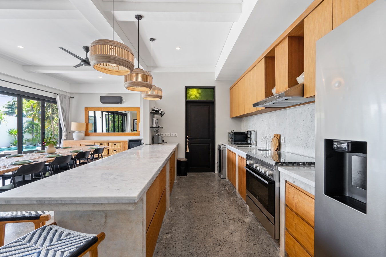 Abu - 5 Bedrooms with Pool and Rooftop in Berawa in Canggu, Bali — image 7