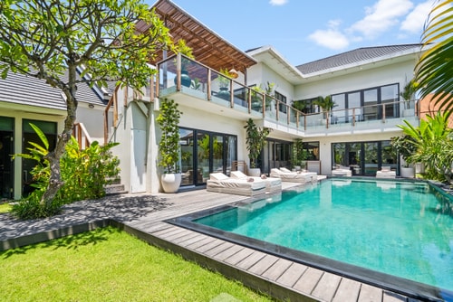 Abu - 5 Bedrooms with Pool and Rooftop in Berawa in Canggu, Bali — image 10