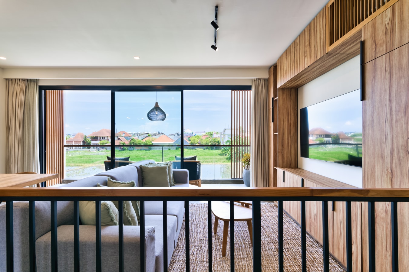 Berawa Townhouse 5 - Pool and Rooftop Jacuzzi in Canggu, Bali — image 11