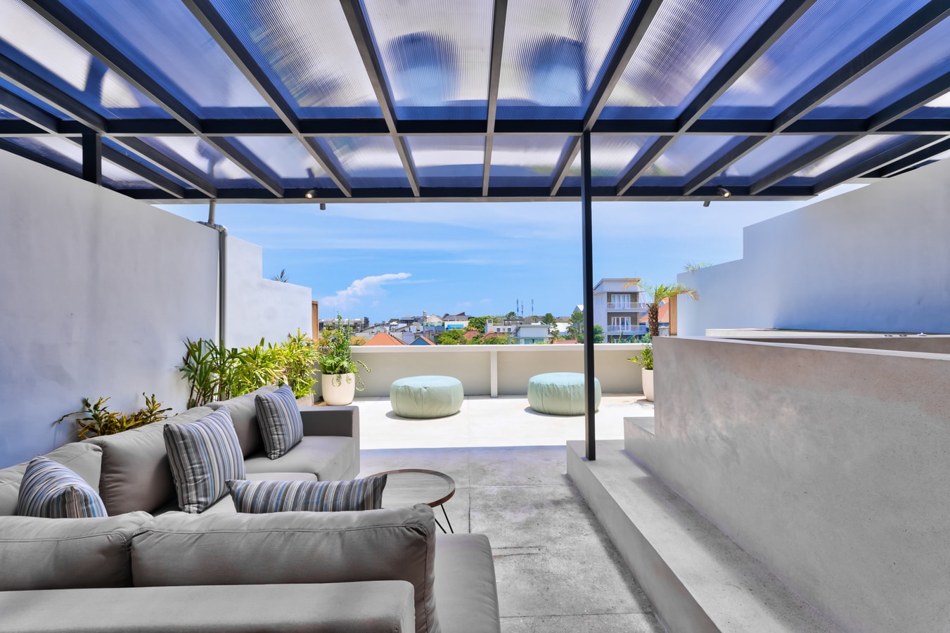 Berawa Townhouse 5 - Pool and Rooftop Jacuzzi in Canggu, Bali — image 9