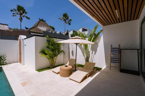 3BR Seaside Villa with Pool & Panoramic Views in Canggu, Bali — image 6