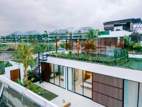 3BR Luxury Villa w/ Beach access in Canggu, Bali — image 12