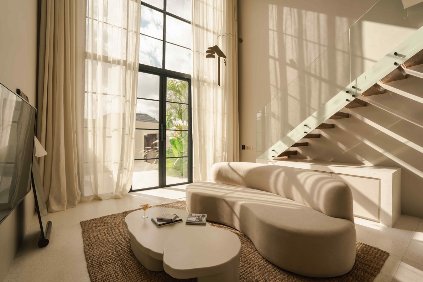 Berawa Elegant 2BR Villa w/ Paddy Views & Pool in Canggu, Bali — image 19