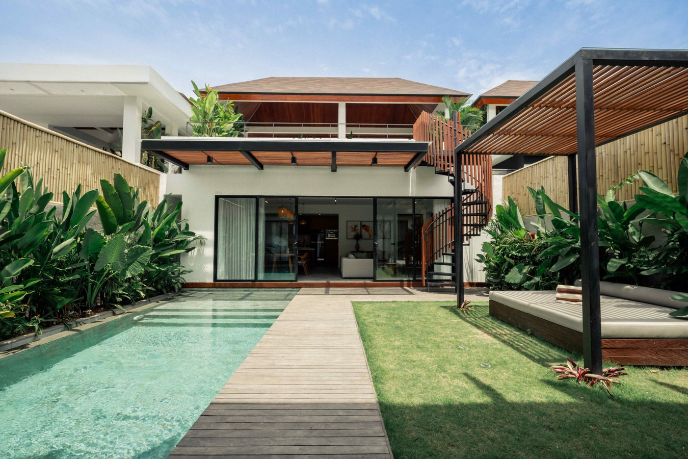 Canggu 4BR Modern Tropical VIlla w/ Pool & Rooftop in Canggu, Bali — image 15