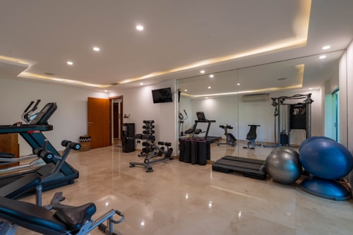 KaliBali - 5BR with Gym and Mini Golf, Uluwatu in Ungasan, Bali — image 4