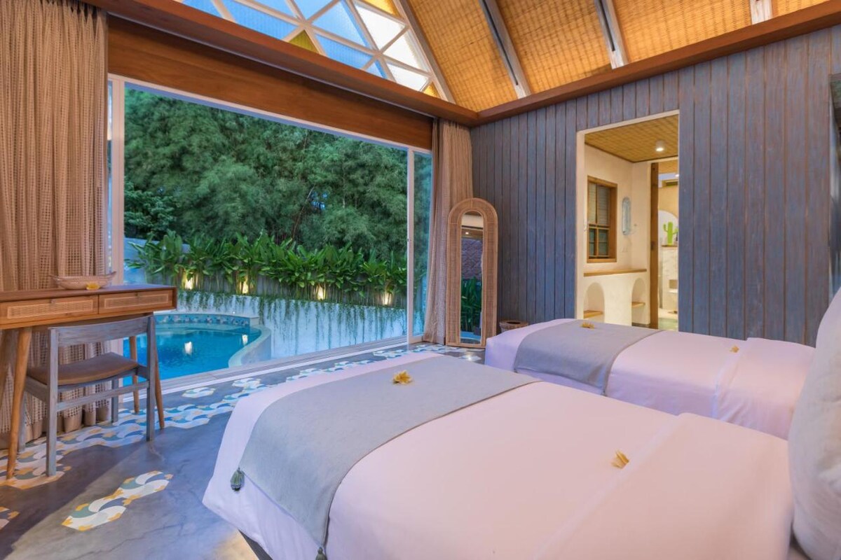 Teakwood Lush Retreat 2 Bedroom Private Villa in Canggu — image 11