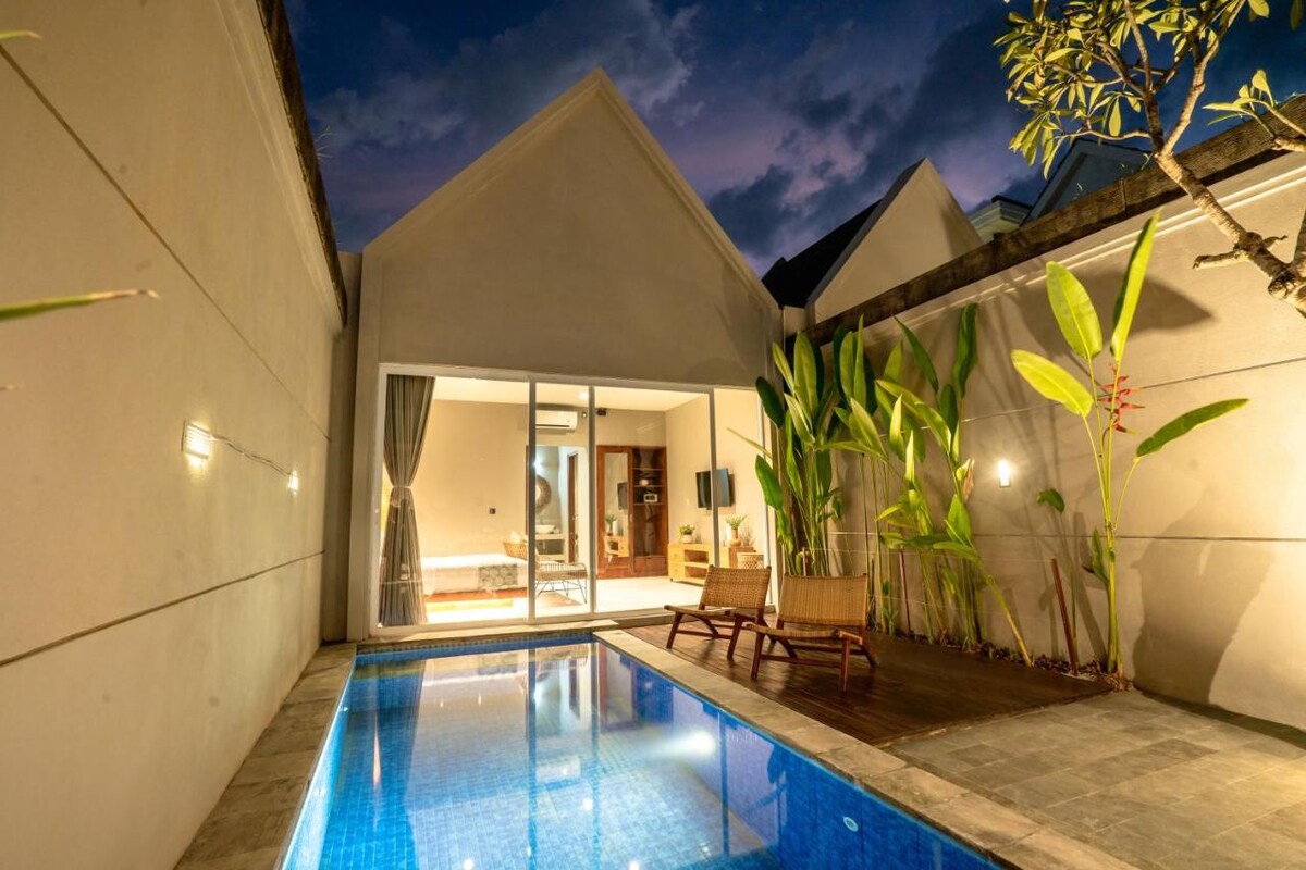 Simple Minimalist Calm 1 Bedroom Private Villa in Canggu — image 9