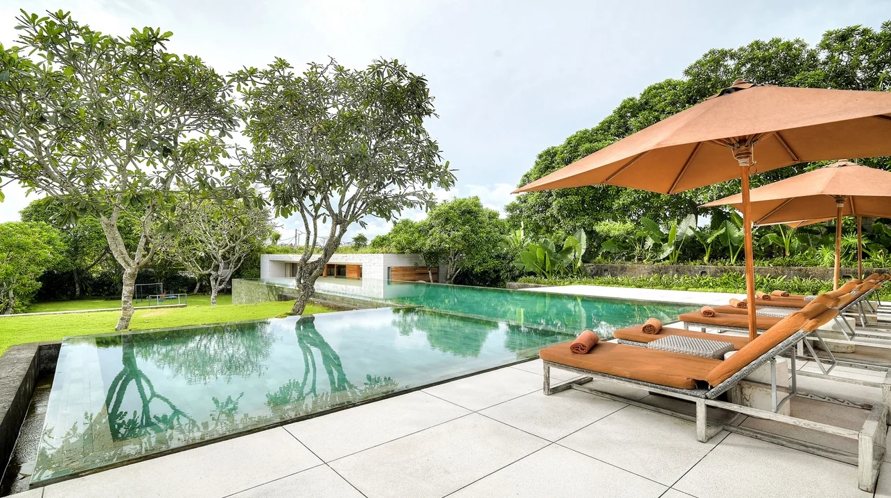 Stylish 5-Bedroom Designer Villa with Rooftop Jacuzzi & Rice Field Views in Canggu – BVI1657 — image 10