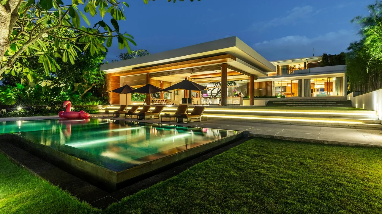 Stylish 5-Bedroom Designer Villa with Rooftop Jacuzzi & Rice Field Views in Canggu – BVI1657