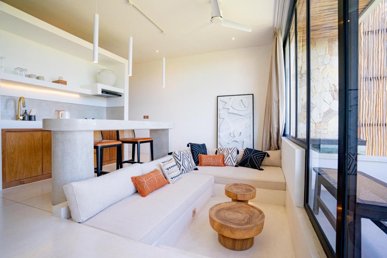 One Bedroom Suites Second Floor in Pererenan, Bali — image 3