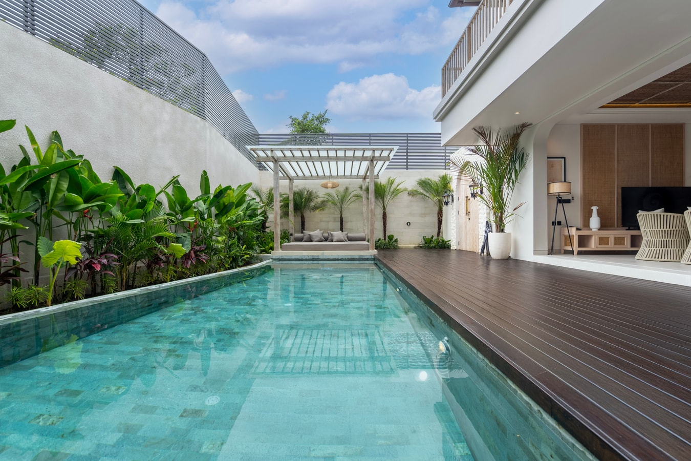 Deneva 10 - Pool & Bathtub Villa, Near Beaches in Canggu, Bali — image 13