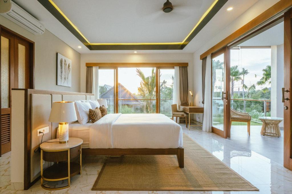 Spacious Tropical Estate 5 Bedroom Private Villa in Canggu — image 6