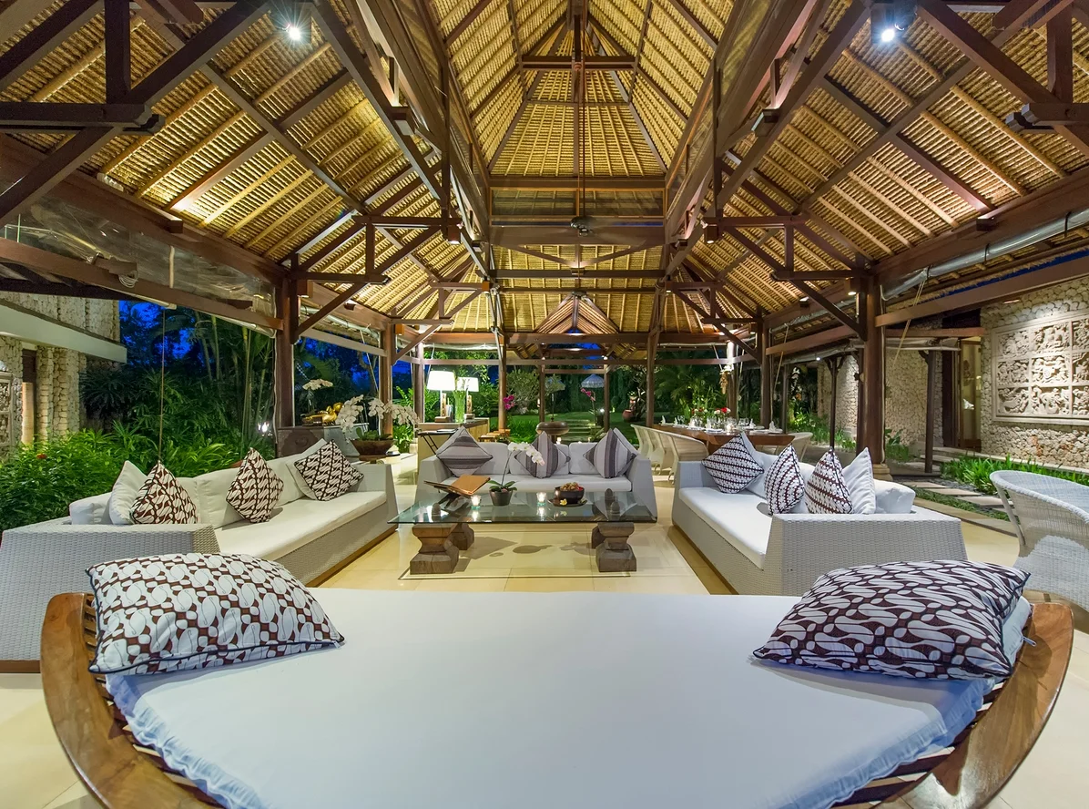 6-Bedroom Oceanfront Estate – Steps to Echo Beach, Canggu – BVI4233 — image 10