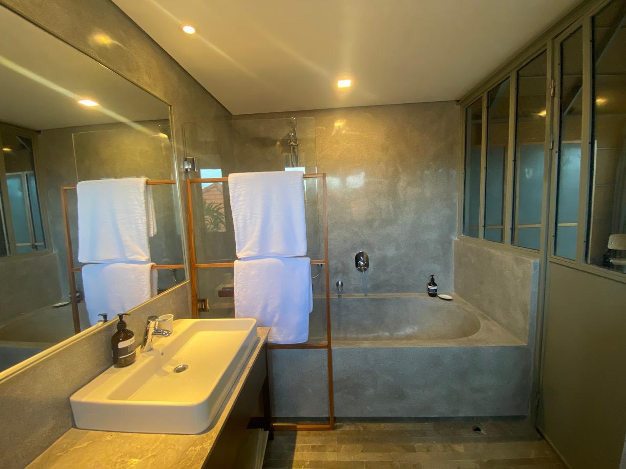 Modern 2-Bedroom Villa with Private Office for Yearly Rental in Umalas — image 8