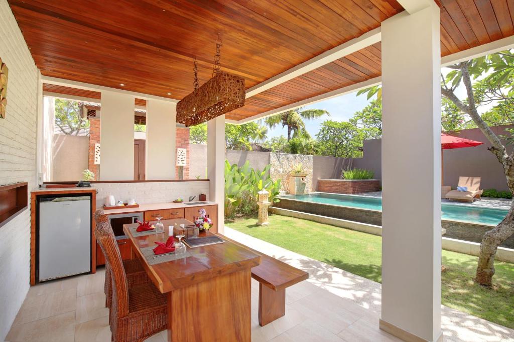 Serene Poolside Suite 1 Bedroom Private Villa in Jimbaran — image 8