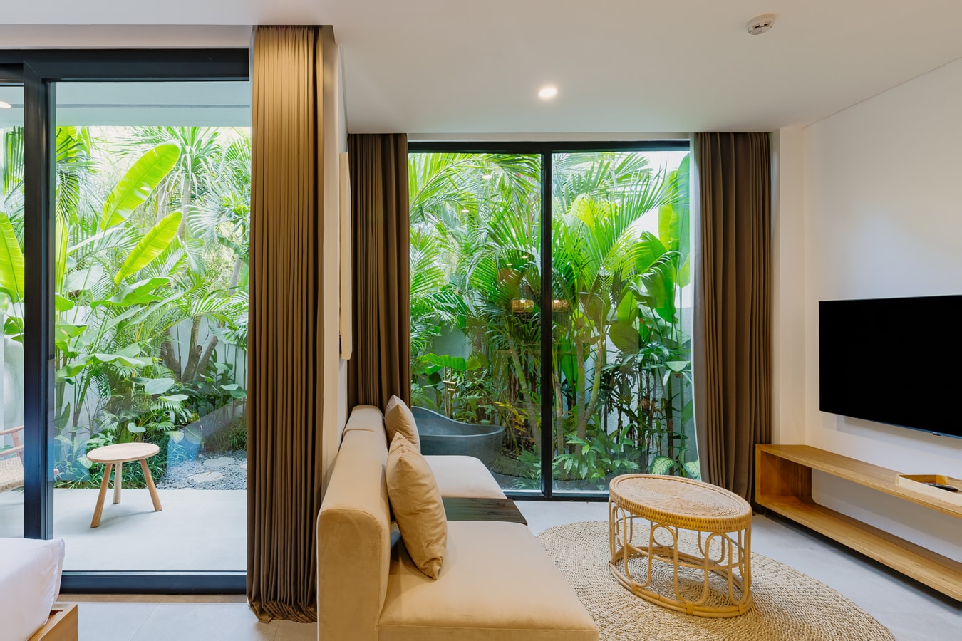 Suite with Bathtub & Garden in Canggu, Bali — image 13