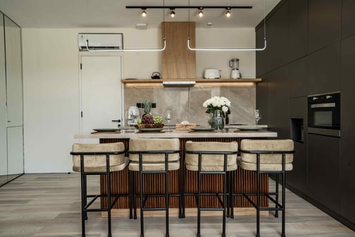 Contemporary Canggu 2BR Villa w/ Pool, Prime Loc in Canggu, Bali — image 4