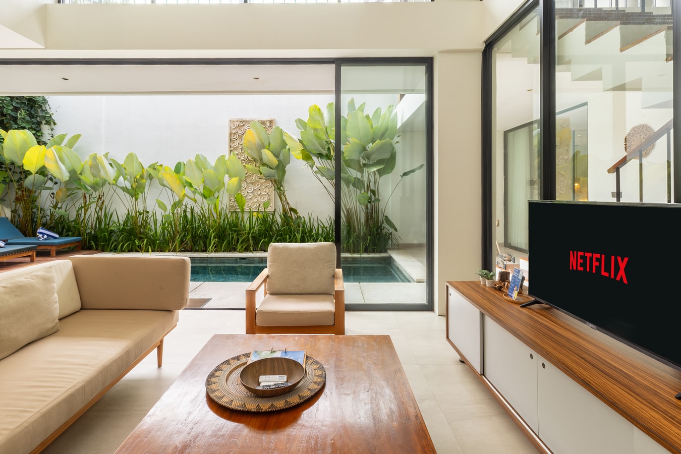 Nivassa - 3BR Villa with Pool, Near Berawa Beach in Canggu, Bali — image 19