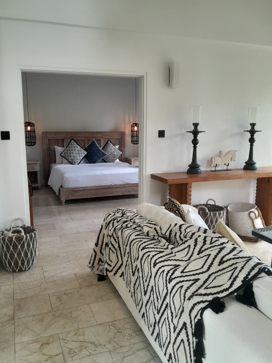 Boutique 2BR Umalas Suite | Near Nook & Beaches in Kerobokan, Bali — image 3