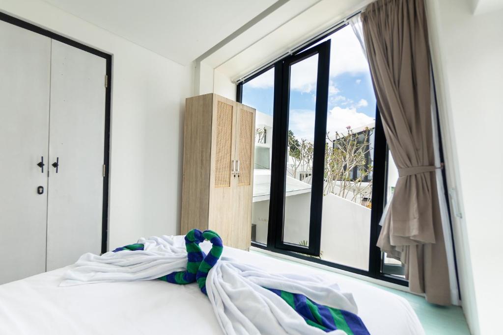 Minimalist Modern Retreat 2 Bedroom Private Villa in Canggu — image 6