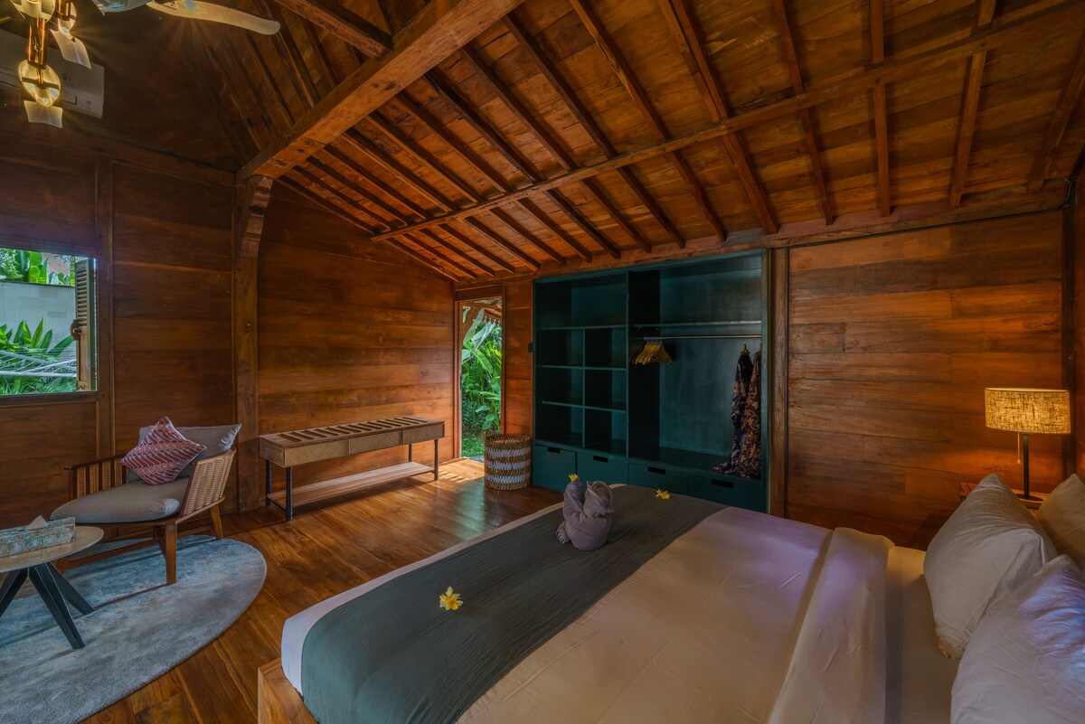 La Boheme Mansion — 8BR Villa Rental in Pererenan — image 7