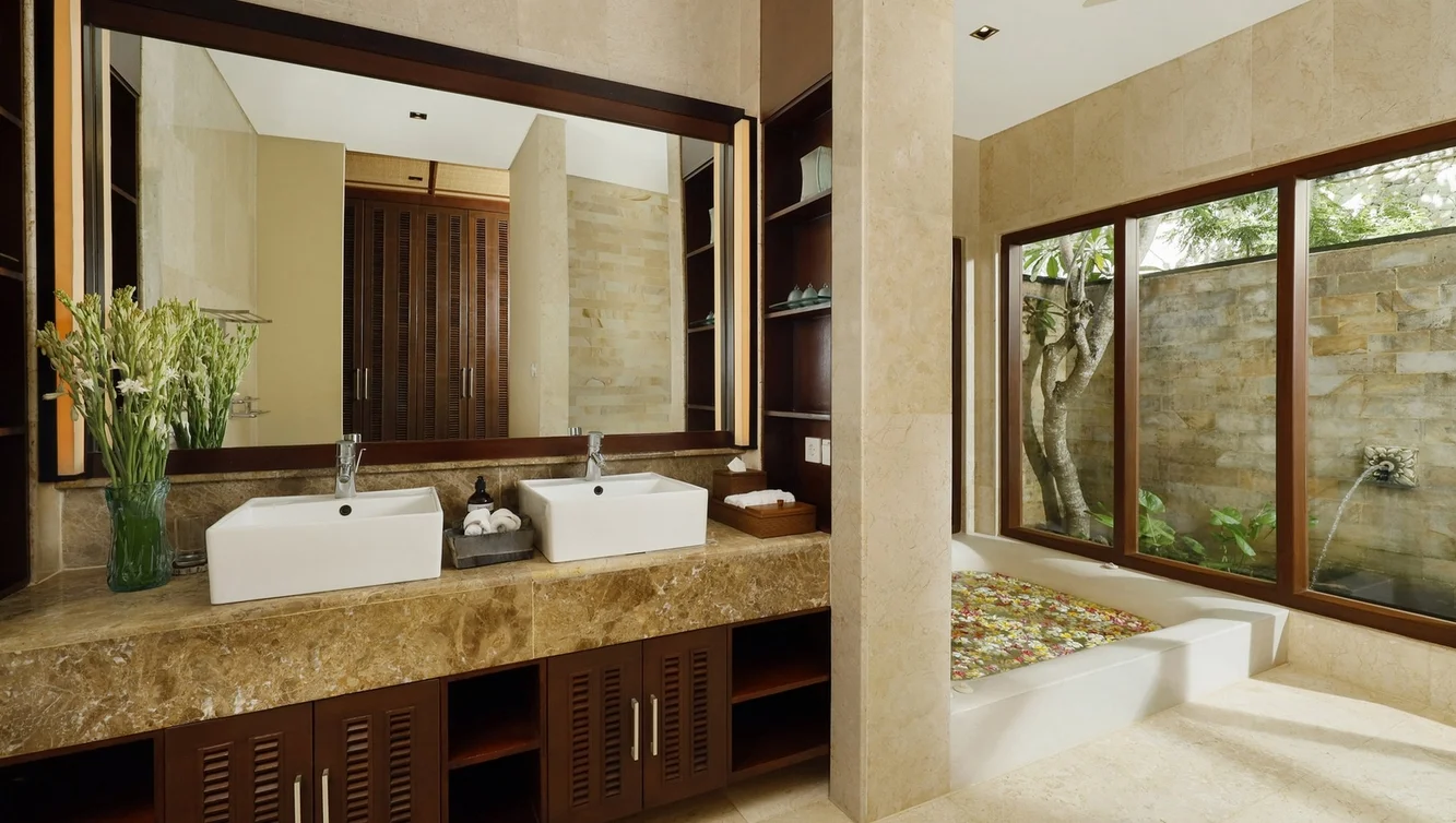 7BR Luxury Cliffside Villa with Ocean View in Uluwatu — image 18