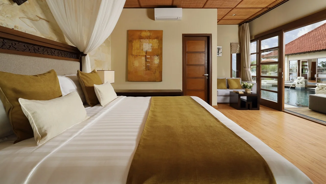 7BR Luxury Cliffside Villa with Ocean View in Uluwatu — image 17