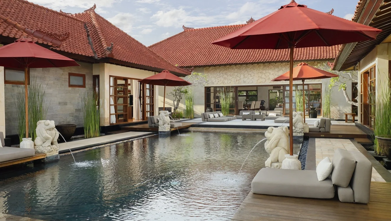7BR Luxury Cliffside Villa with Ocean View in Uluwatu — image 7