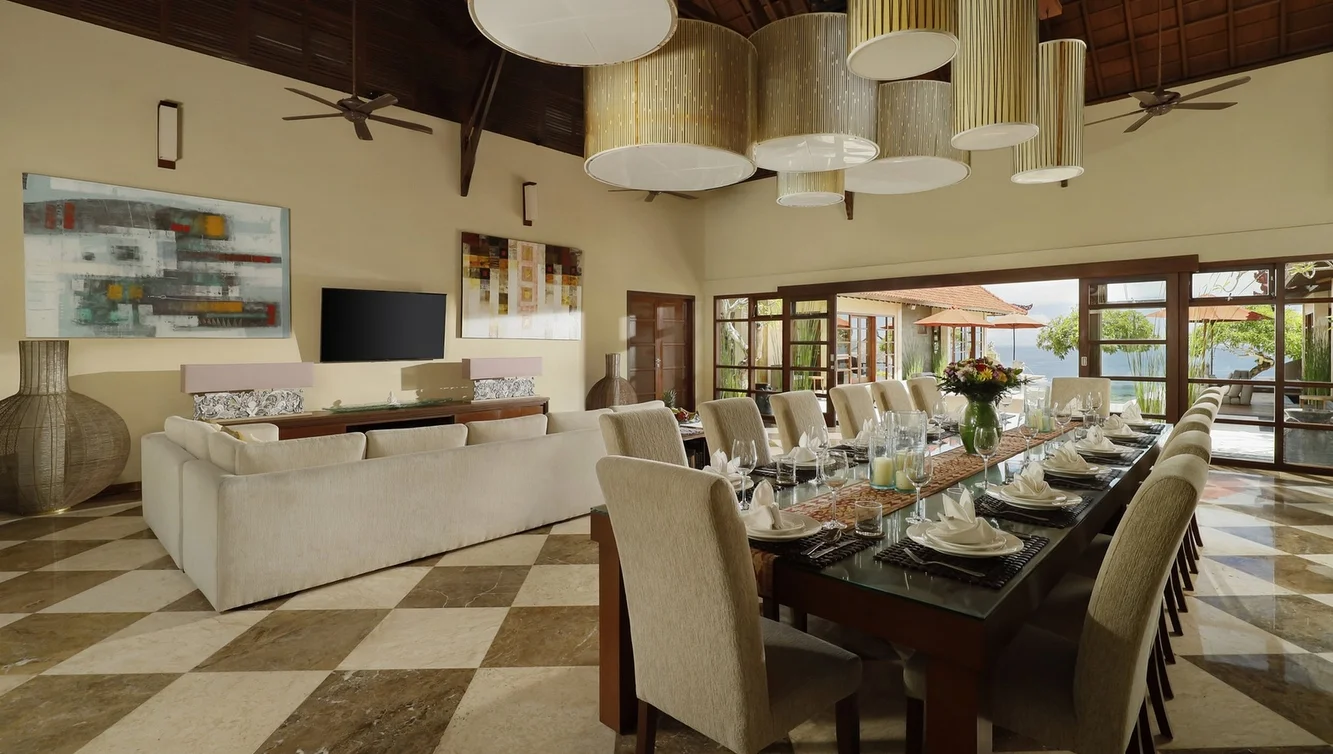 7BR Luxury Cliffside Villa with Ocean View in Uluwatu — image 12