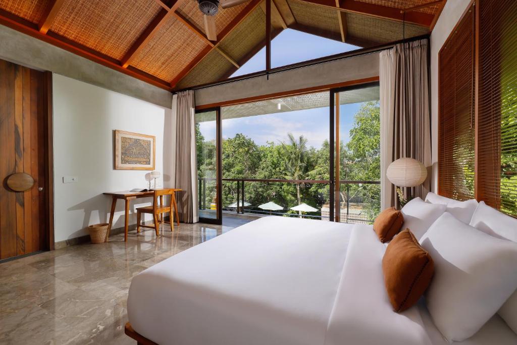 Tropical Garden Estate 7 Bedroom Private Villa in Canggu