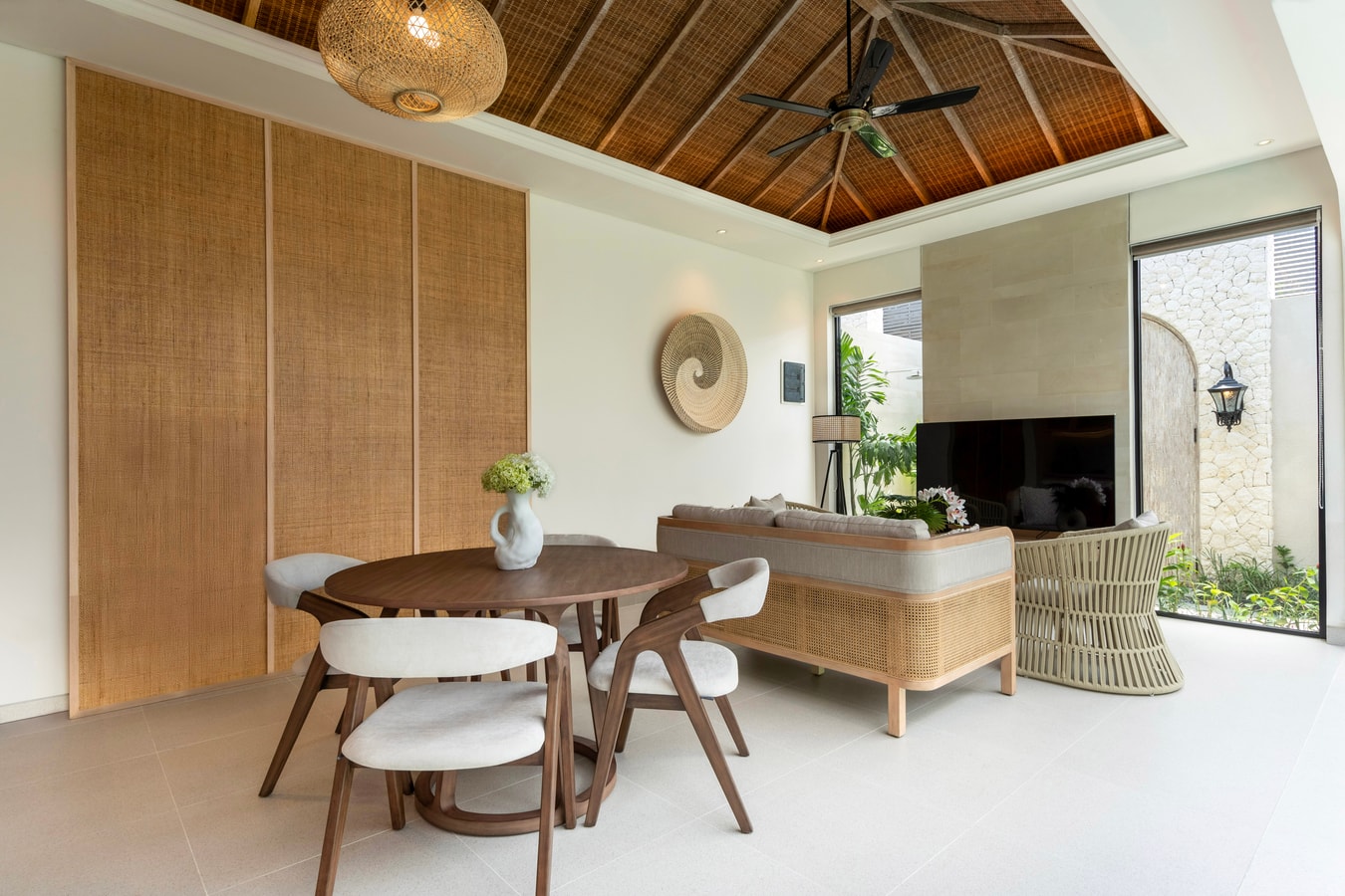 1BR Berawa Villa | Private Pool, Bathtub & Pergola in Canggu, Bali — image 13