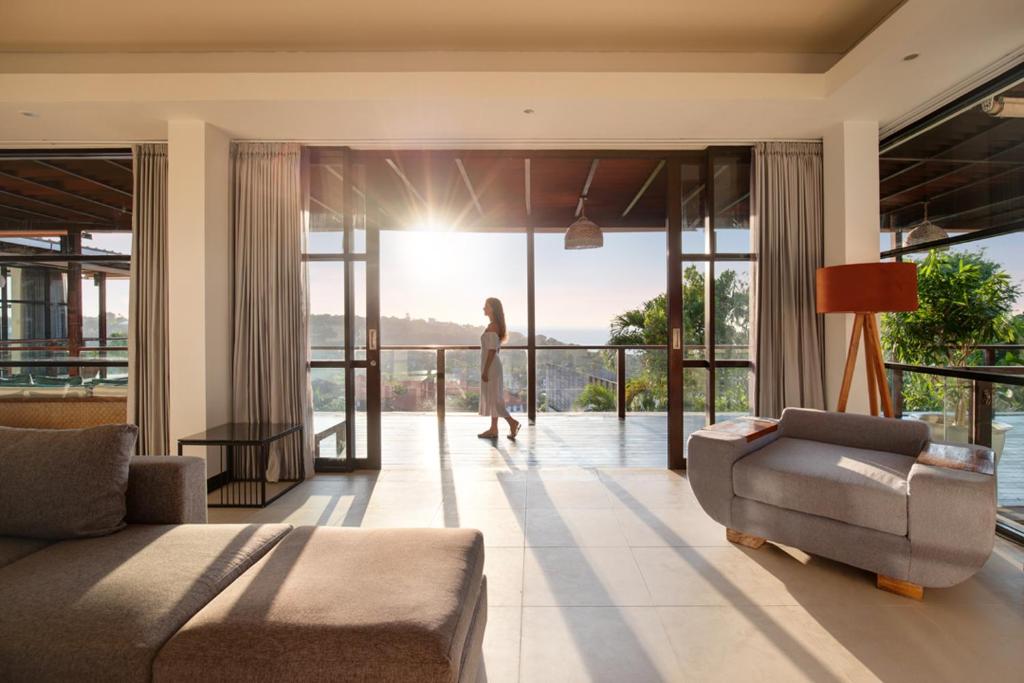 Lavish Hilltop Escape Private Villa in Jimbaran — image 11