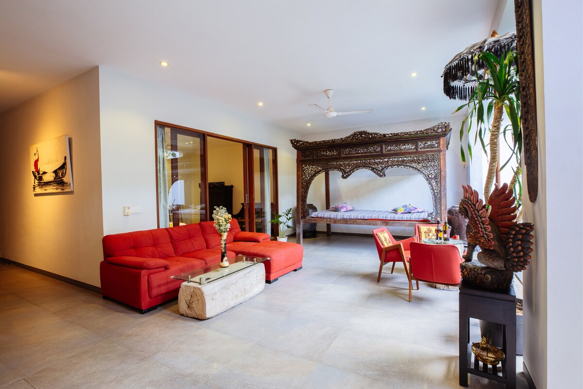 Chic Ethnic Heart 3 Bedroom Private Villa in Canggu — image 6