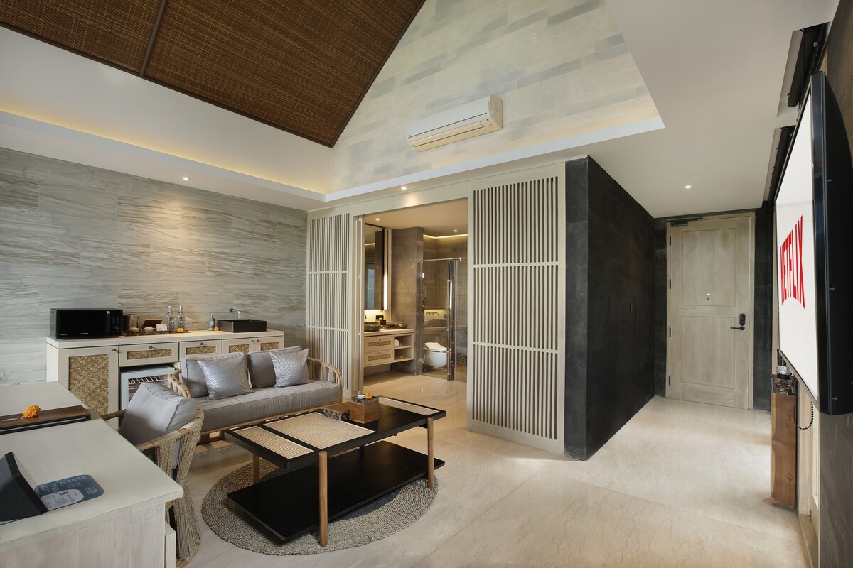 Romantic Honeymoon Escape Private Villa in Canggu
