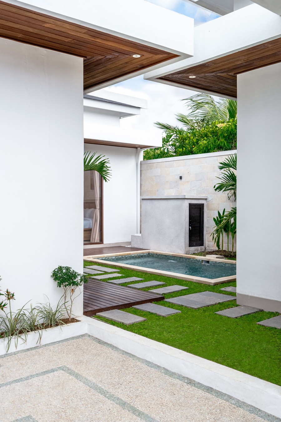 Hepha - 2 Bedroom Villa with Pool, Berawa in Canggu, Bali — image 17