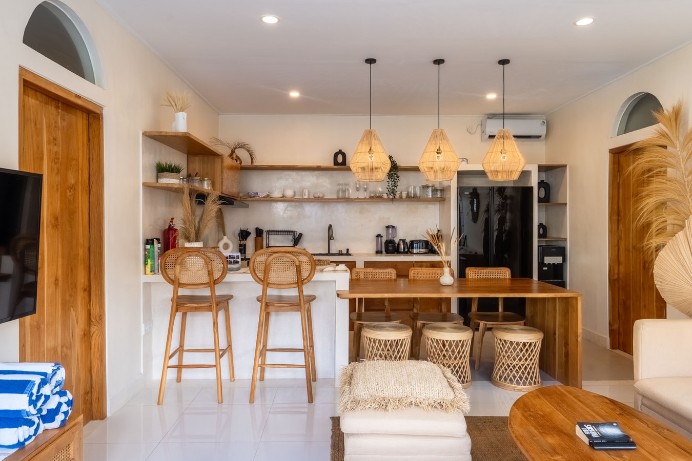 2BR Prime Location Umalas Villa | Pool, Near Cafés in Canggu, Bali — image 7