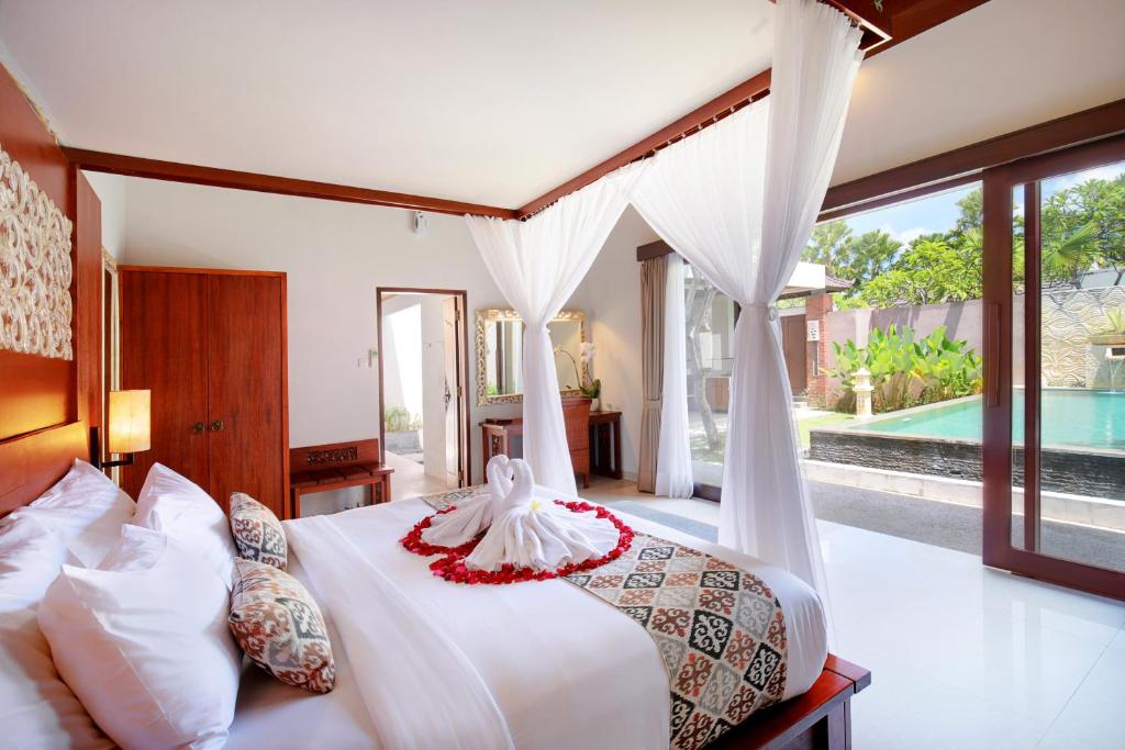 Serene Poolside Suite 1 Bedroom Private Villa in Jimbaran — image 2