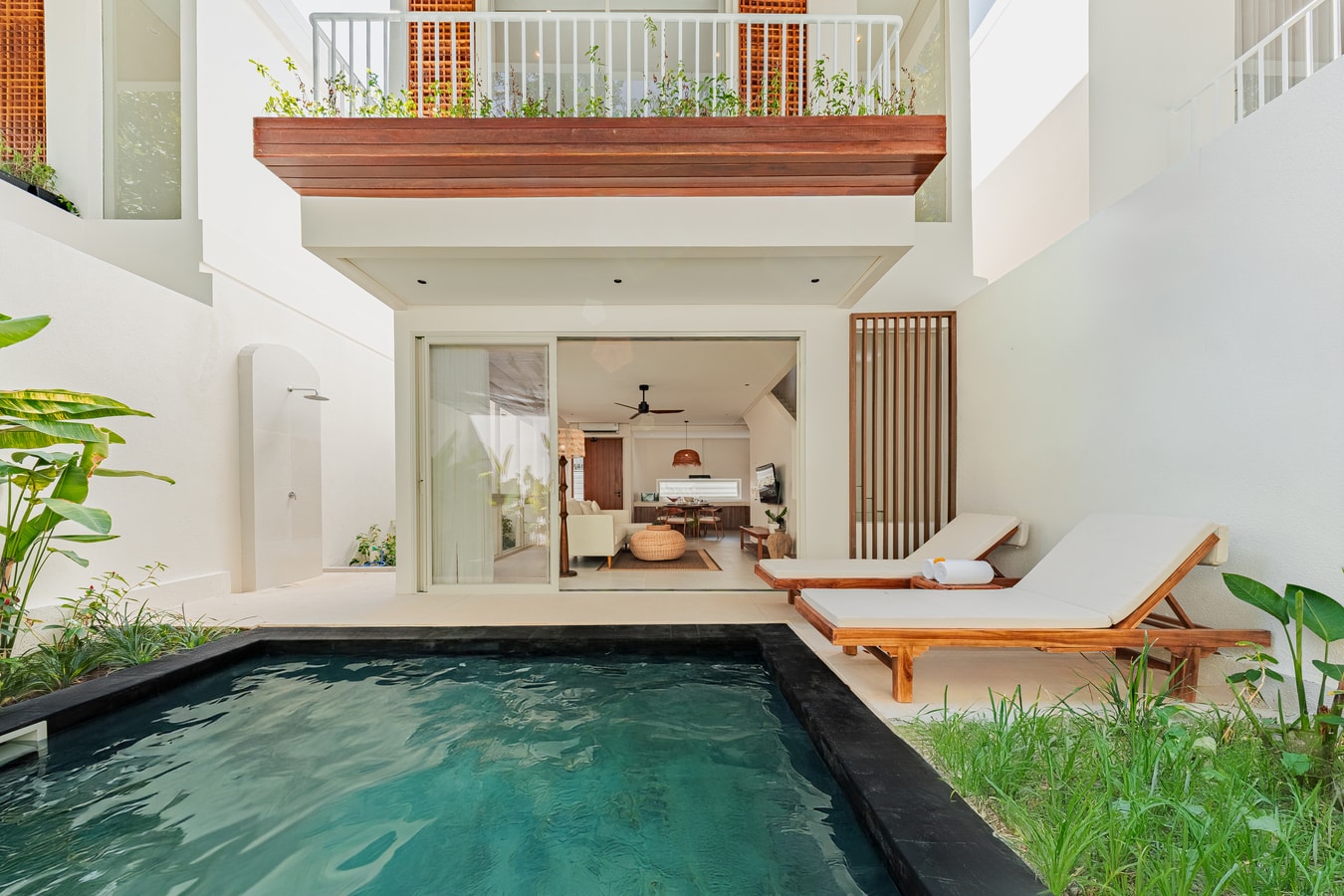Binginzie - Balcony Pool Villa, Near Bingin Beach in Pecatu, Bali