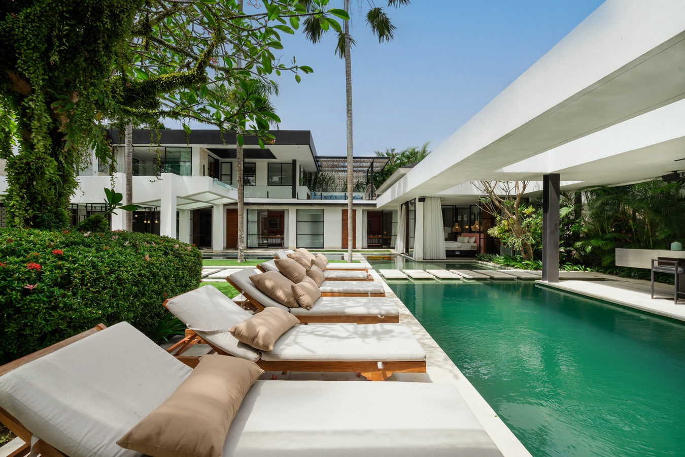 Deja Bali - 5BR Villa with Pool & Rooftop, Canggu in Tumbak Bayuh, Bali