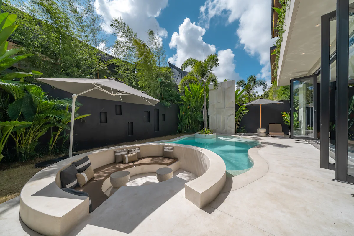 Bold x Gold — 3BR Villa Rental in Uluwatu — image 4