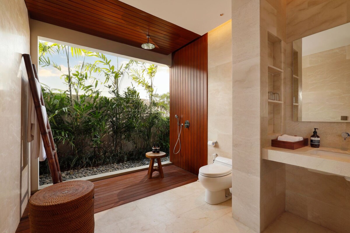 Secluded Coastal Hideaway 3 Bedroom Private Villa in Tabanan