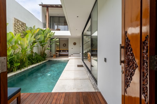 Nivassa - 3BR Villa with Pool, Near Berawa Beach in Canggu, Bali — image 10