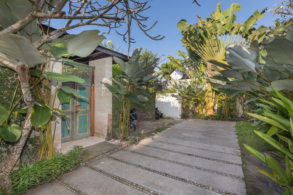 Batu Bolong Surfside 3 Bedroom Private Villa in Canggu — image 6