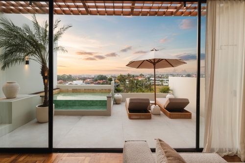 Canggu Serene 2BR Penthouse, Scenic Balcony & Pool in Canggu, Bali — image 1