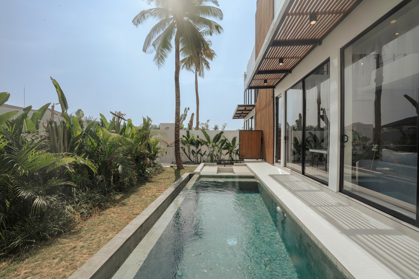 Luxurious 4BR Beachfront Canggu Villa w/ Pool in Canggu, Bali — image 15