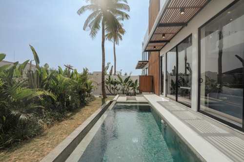 Luxurious 4BR Beachfront Canggu Villa w/ Pool in Canggu, Bali — image 14