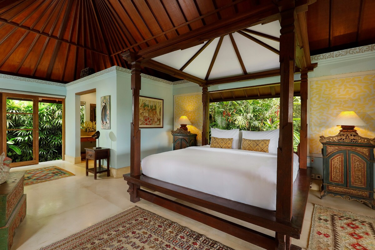 Traditional Infinity Sanctuary 3 Bedroom Private Villa in Ubud — image 11